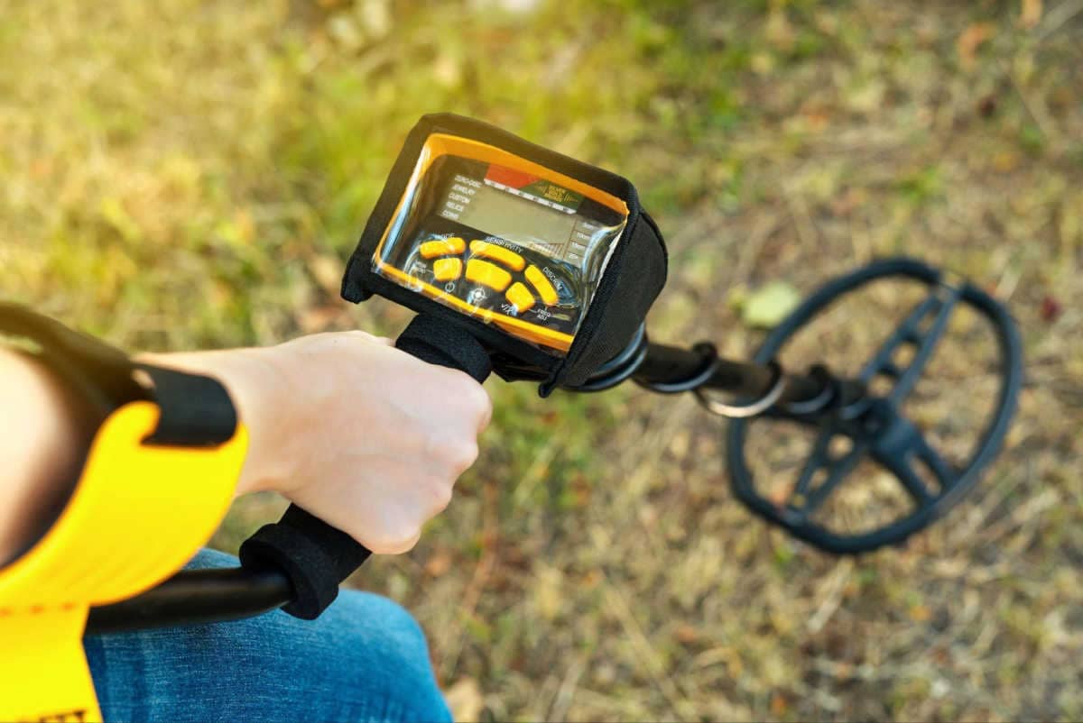 Do Metal Detectors Detect Gold And Silver Detector Talks